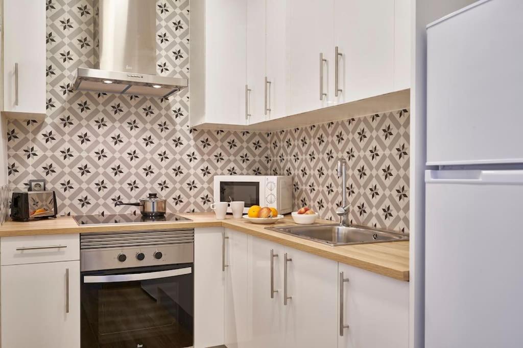 Bebarceloner Sants Apartments - 2 Bedrooms ภายนอก รูปภาพ